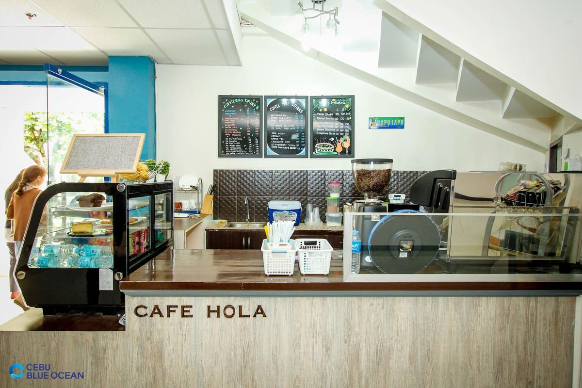 Quán cafe tại khuôn viên trường Anh ngữ Cebu Blue Ocean