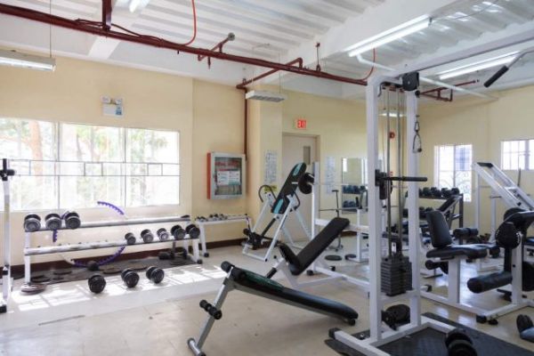 Phòng gym đầy đủ thiết bị của trường HELP Longlong