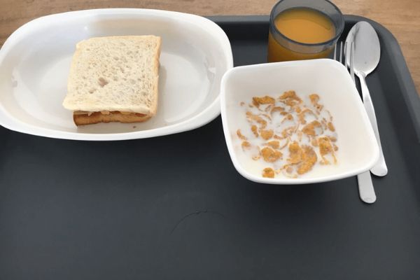 Bữa ăn sáng tại trường Anh ngữ